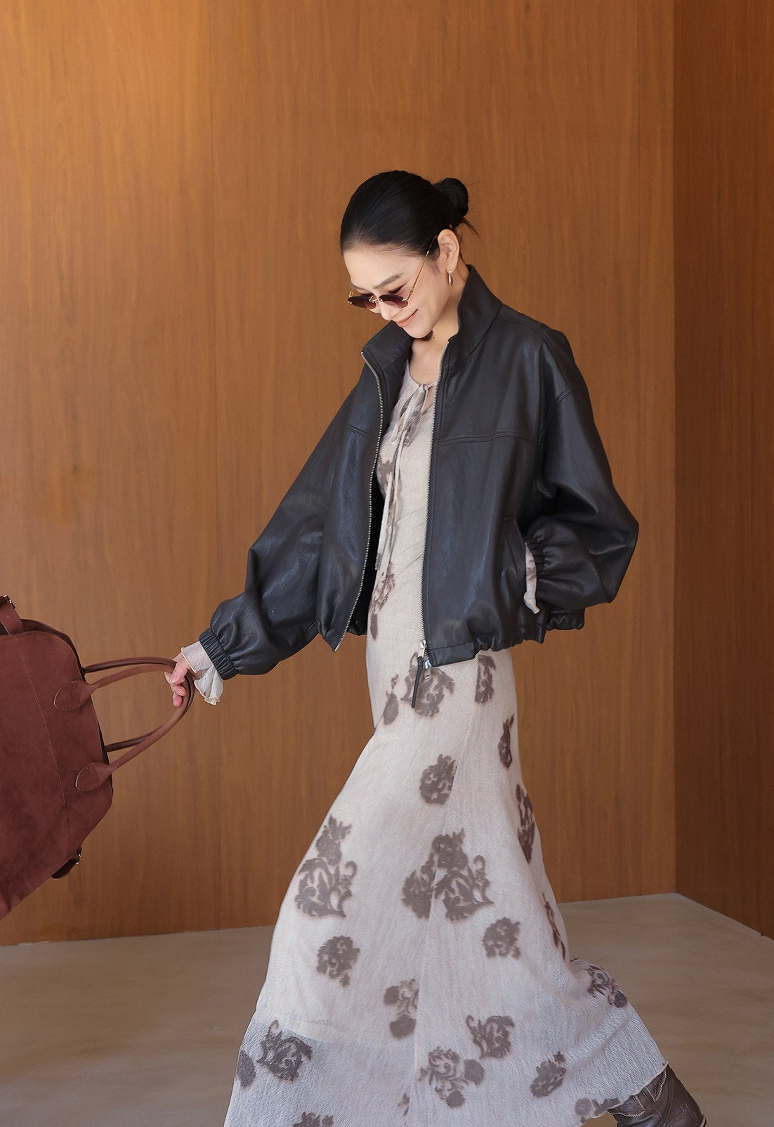 Gaun Viskosa Floral - Leher Bulat Vintage yang Pas