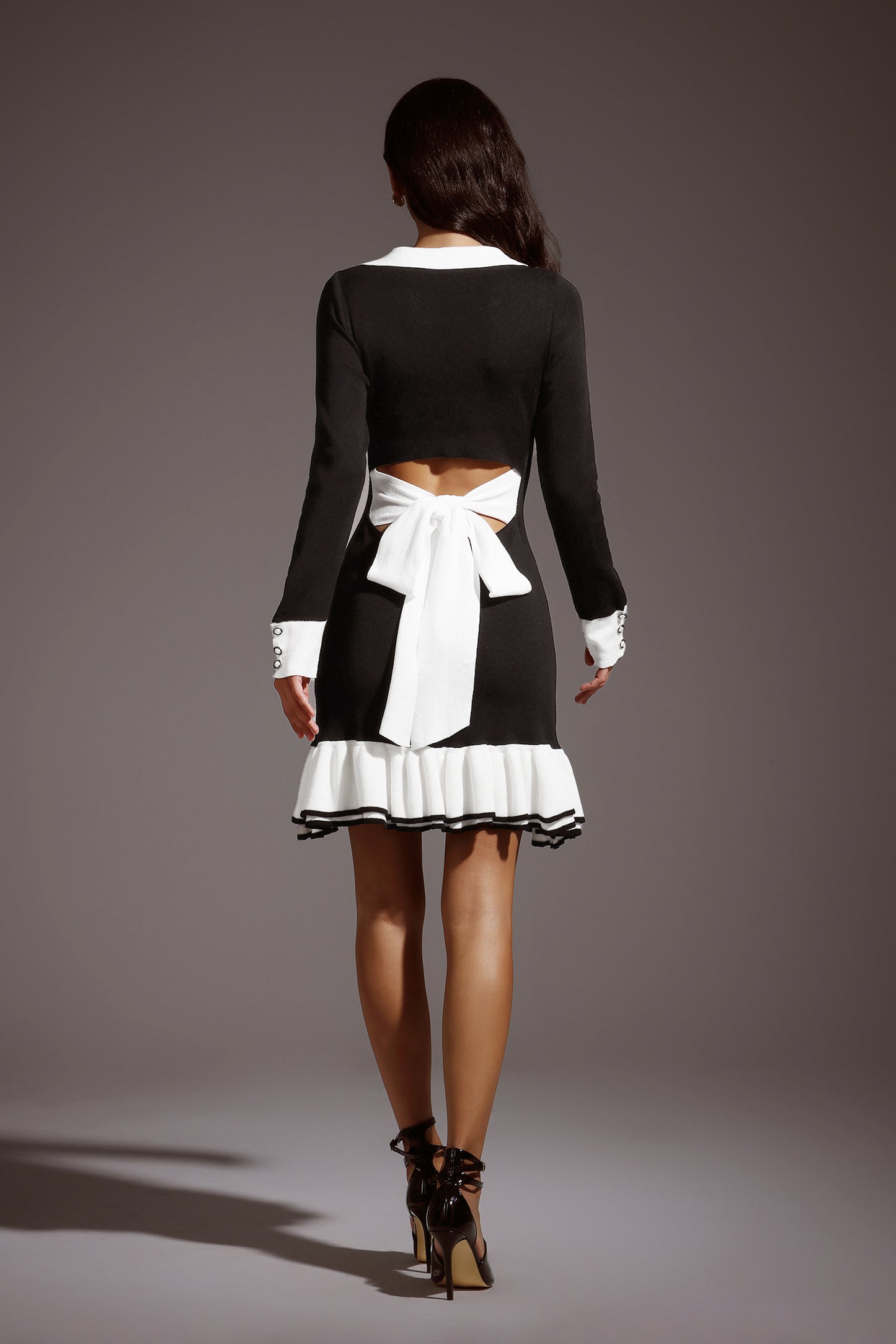 Trinvilla V-neck Long Sleeves Mini Dress