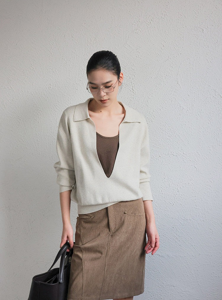 Viscose Knit Top - Minimalist V-Neck Design