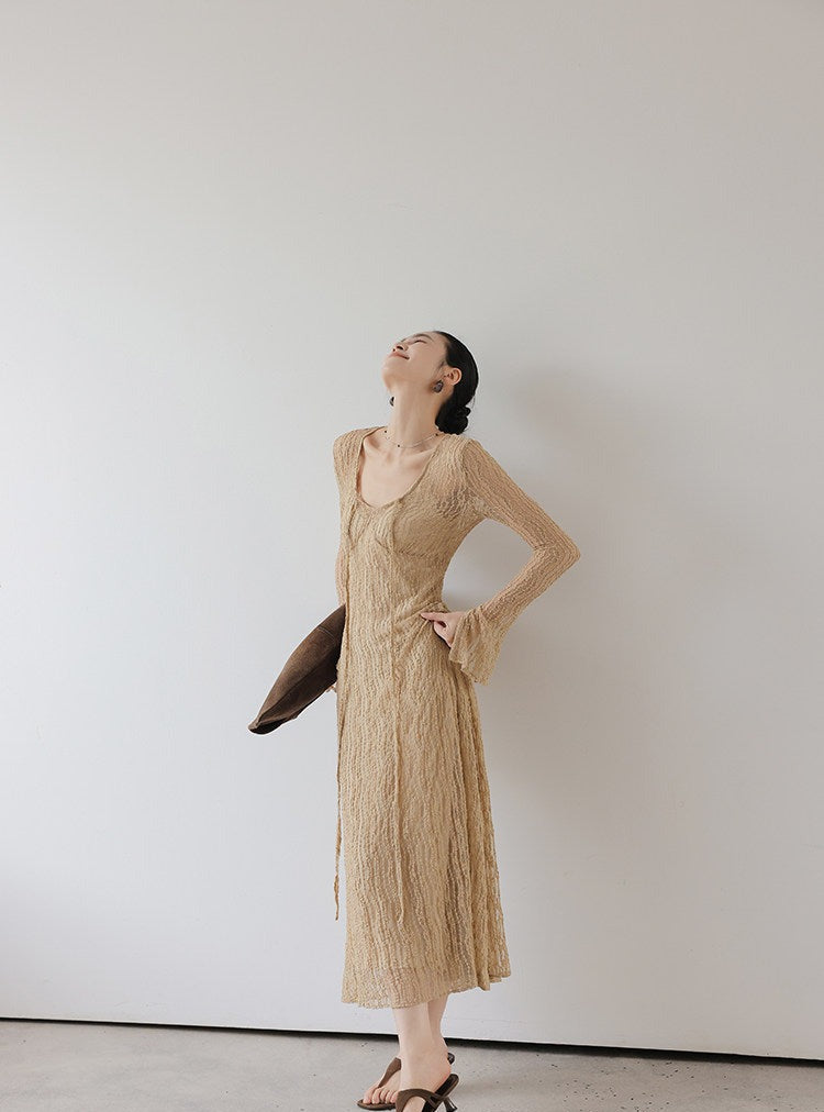 Gaun Khaki Renda dengan Lengan Lonceng