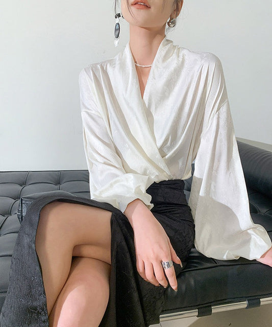 Kemeja Lengan Panjang V-Neck Viskosa - Atasan Putih Elegan
