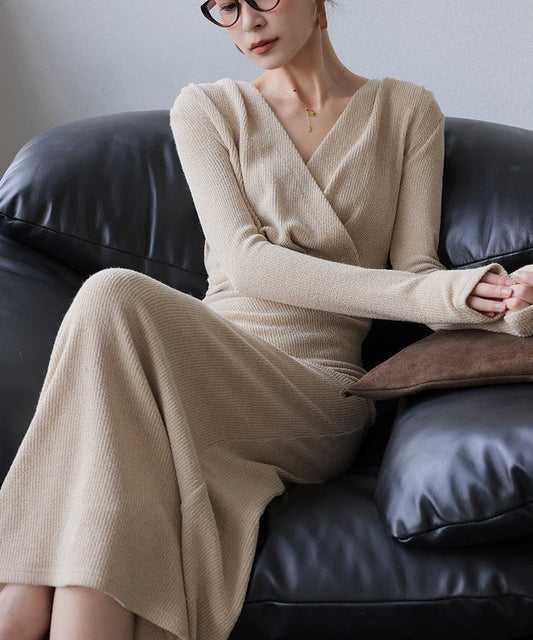 Gaun Lengan Panjang V-Neck dari Campuran Polyester dan Katun