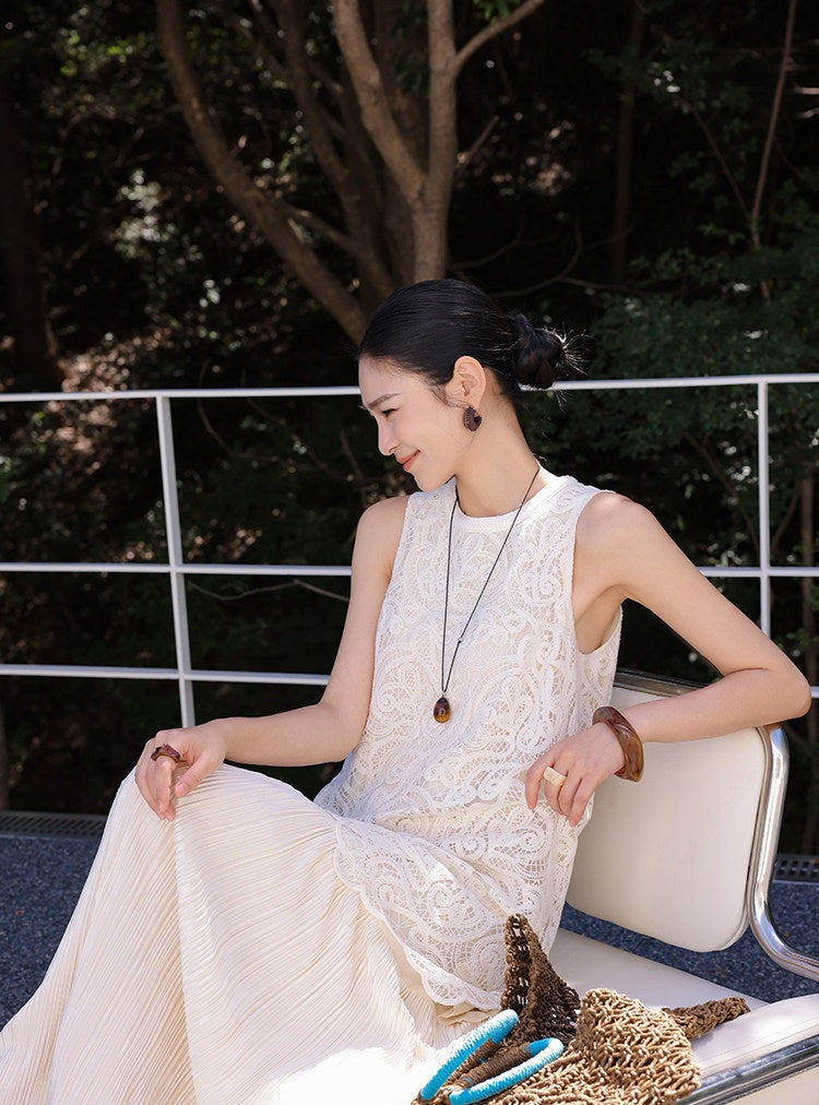 Gaun Tanpa Lengan dengan Detail Renda - Beige Elegan