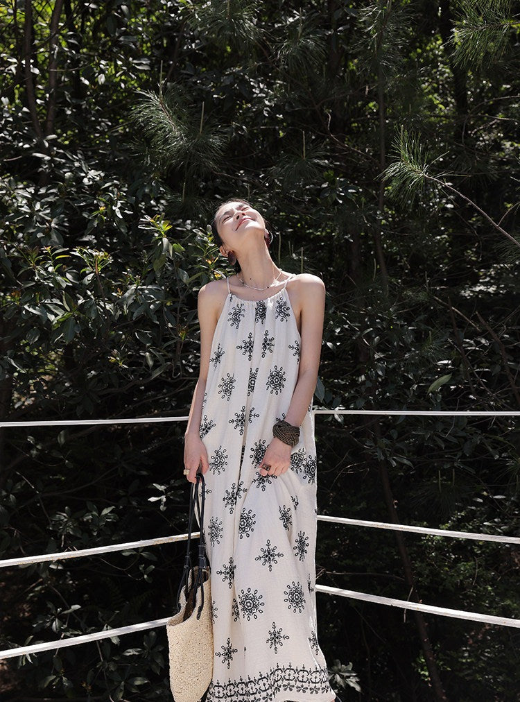 Gaun Viskosa Floral - Leher Halter Tanpa Lengan