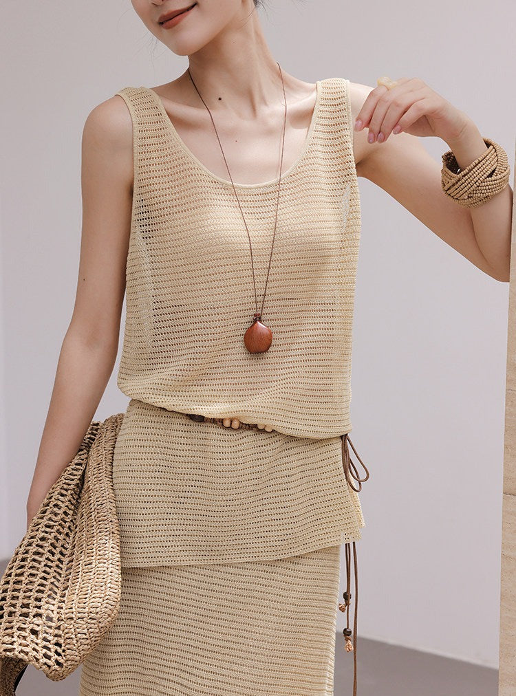 Set Rajut - Atasan Tank Hollow-Out dan Rok Panjang
