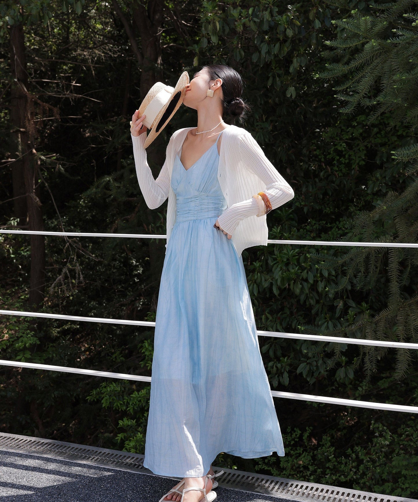 Gaun Viskosa - Biru V-Neck A-Line Berlipit