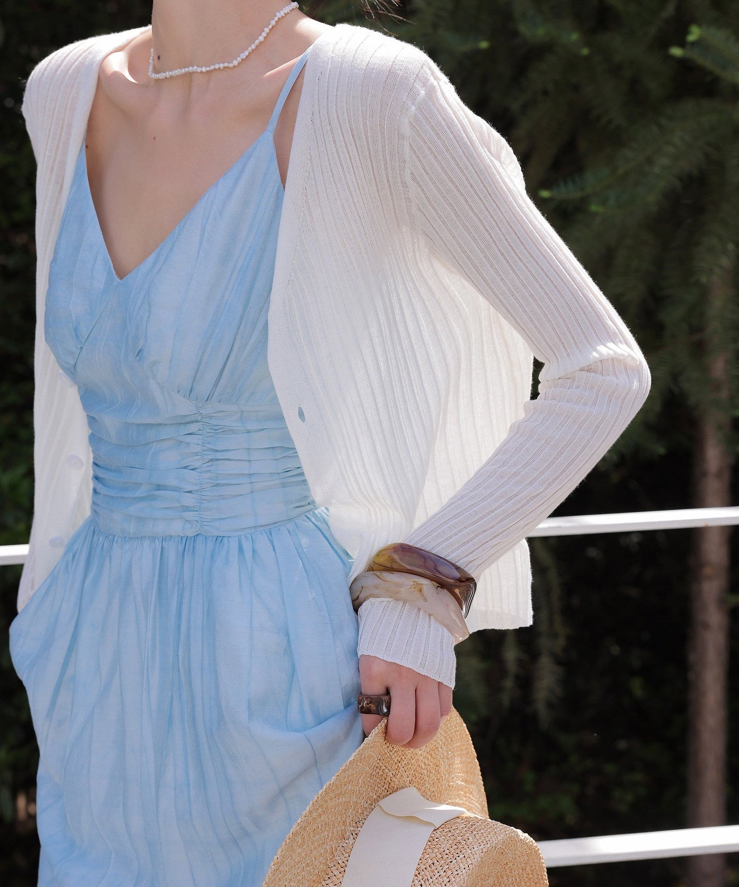 Gaun Viskosa - Biru V-Neck A-Line Berlipit