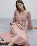 Gaun Panjang Ruffle Patchwork Bunga Polyester dengan Desain Ikat