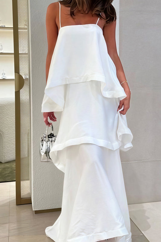 Gaun Maxi Tiered Cami Putih yang Mengalir