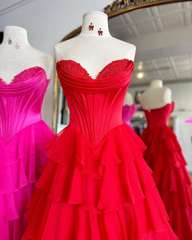 Sweetheart Sleeveless Empire A-Line Tiered Prom Dress